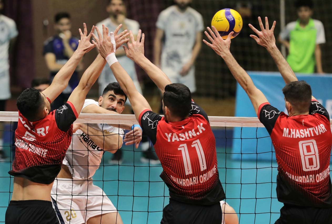 گزارش تصویری لیگ برتر والیبال / شهرداری ارومیه 3-پیکان 1- هفته 20