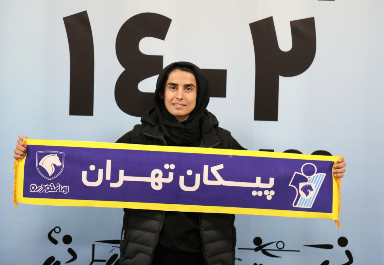 سارا قمی با پیکان تمدید کرد