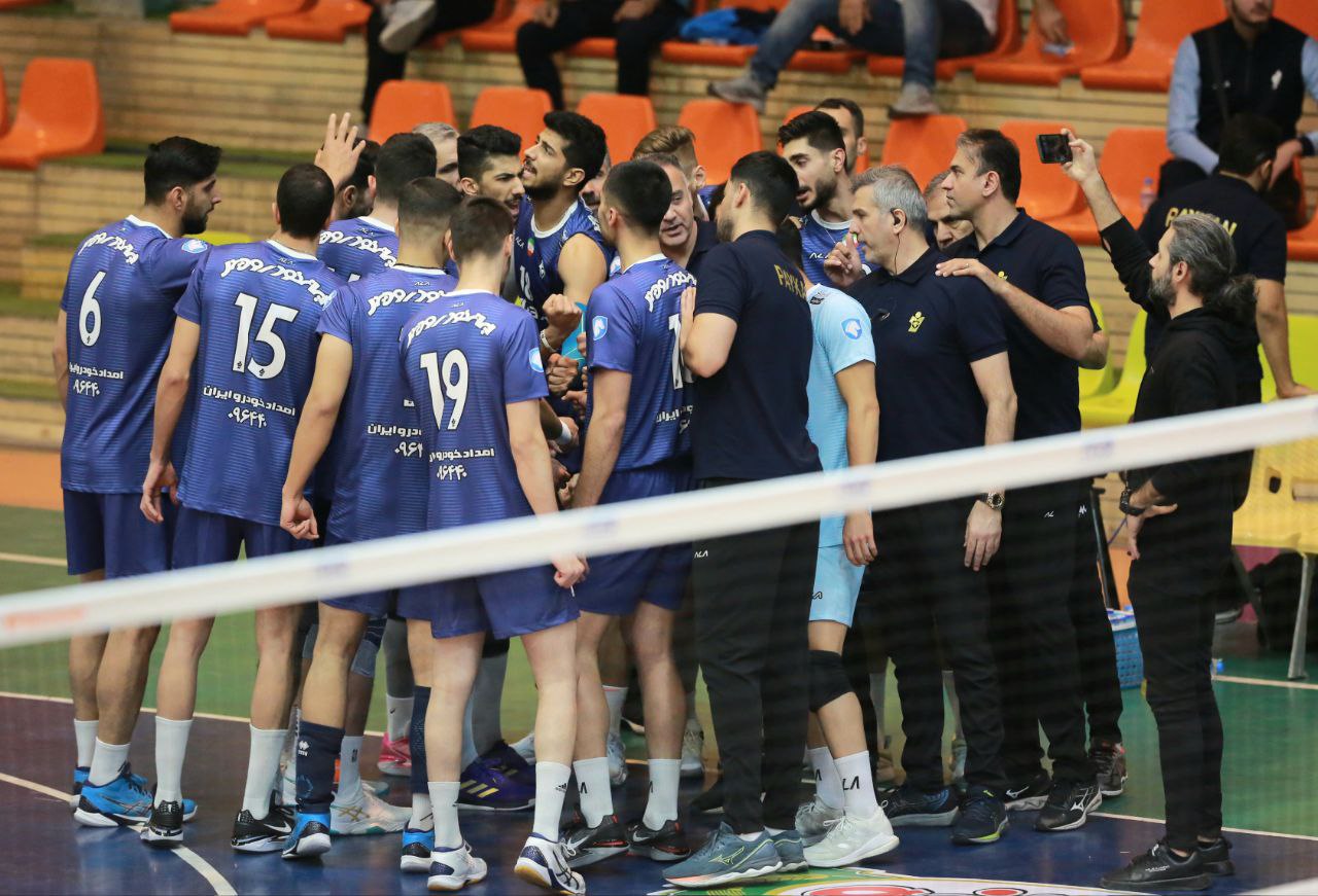 گزارش تصویری| شکست خارج از خانه والیبال پیکان مقابل طبیعت