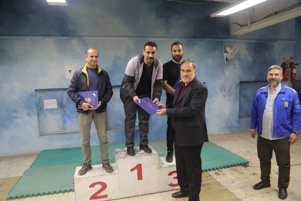 گزارش تصویری | برگزاری مسابقات دارت به مناسبت گرامیداشت دهه فجر