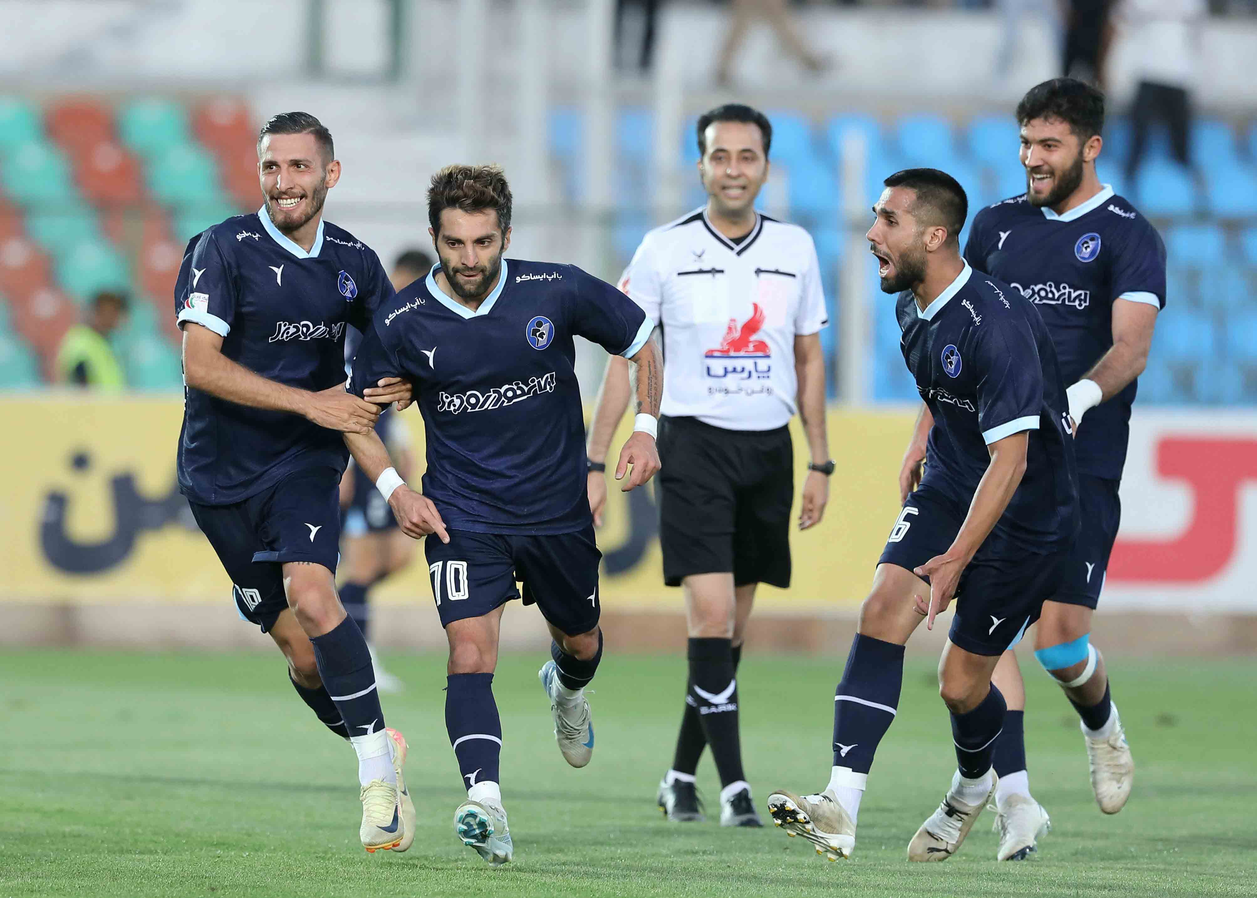 گزارش تصویری لیگ فوتبال آزادگان / پیکان برنده قاطع دربی خودروسازان